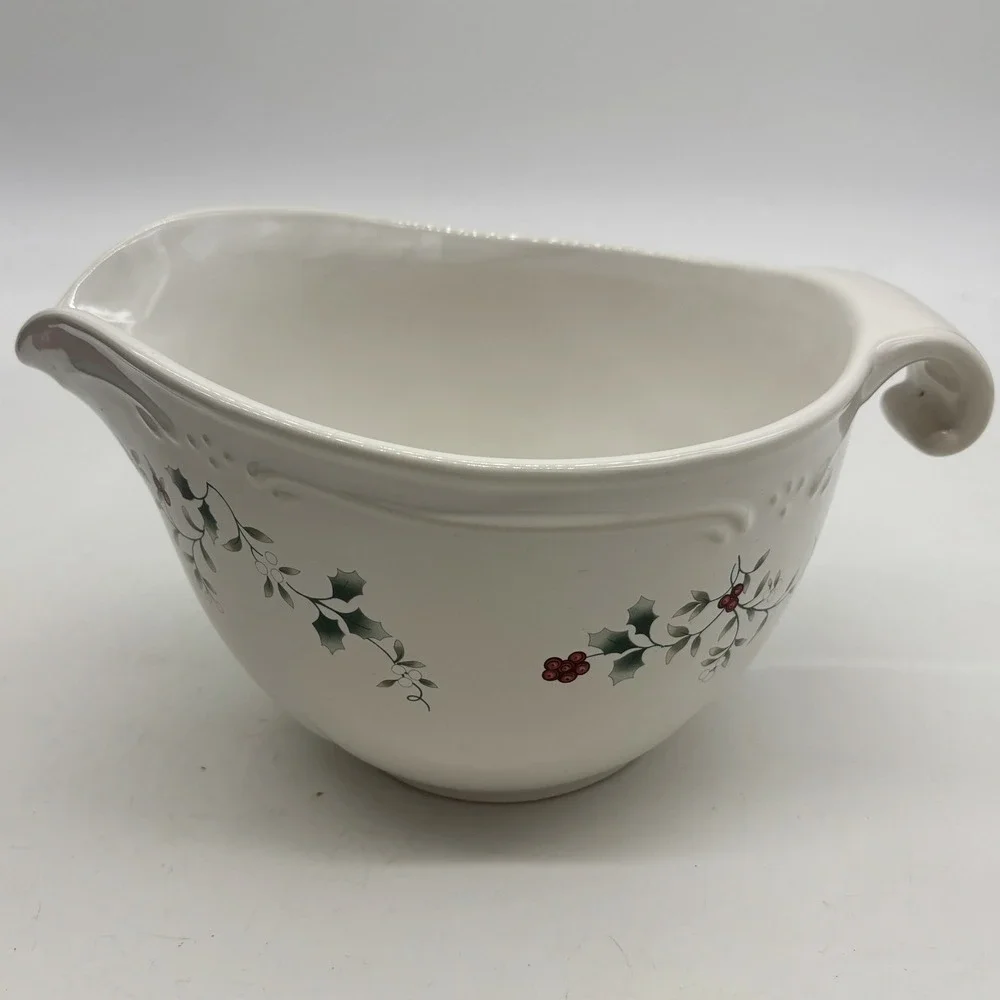 Vtg Pfaltzgraff Winterberry Batter Bowl 2.5 Qt White Excellent Holly Holiday